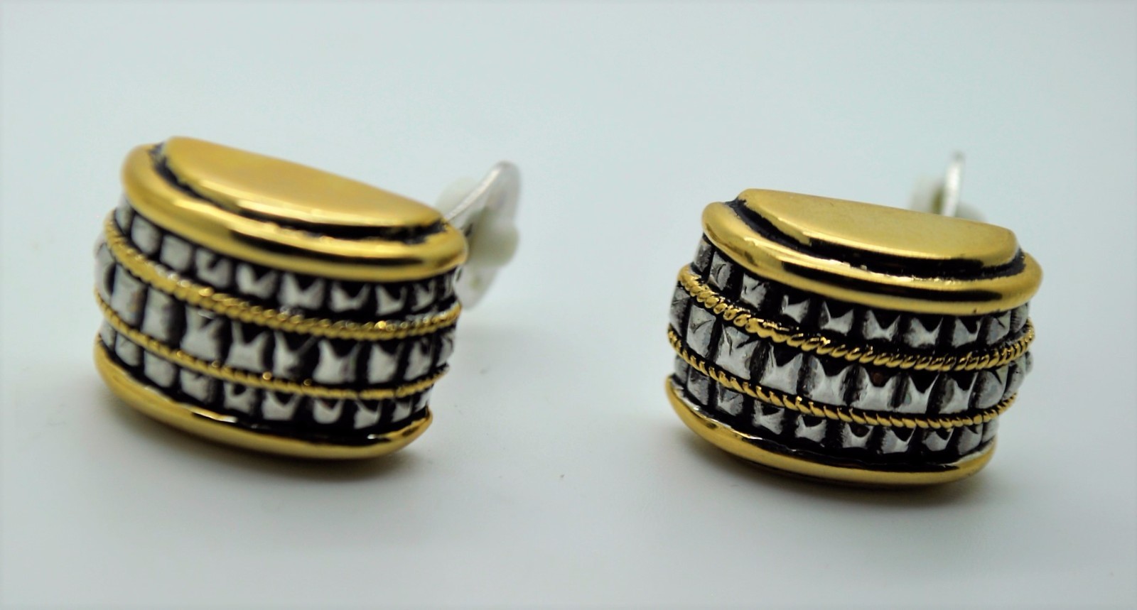 A-23 Unique & Chic CLASSIC Designer Style Two tone Clip Fashion Jewelry Earrings