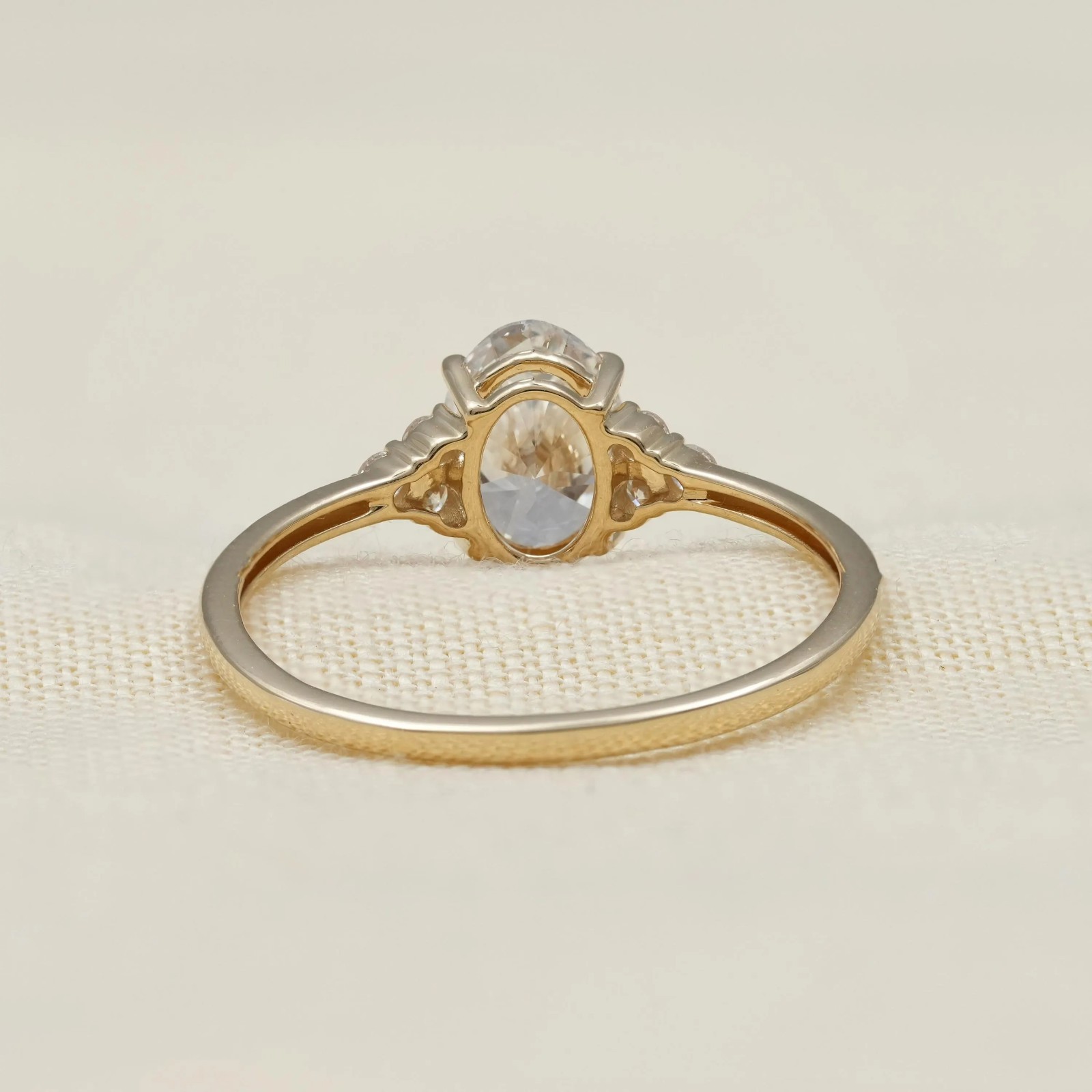IGI Certified 2.15 Carat F VS1 Oval Lab Grown Diamond Engagement Ring 14k Gold