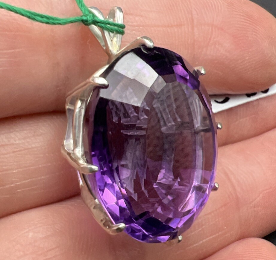 31.69 ct Amethyst and Sterling Silver Pendant. 8.8 Grams
