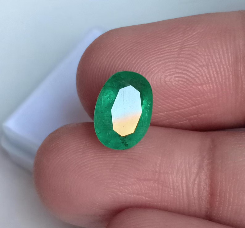 Certified Vivid Green Emerald Oval Unheated Untreated Loose Gemstone 3.22 Ct