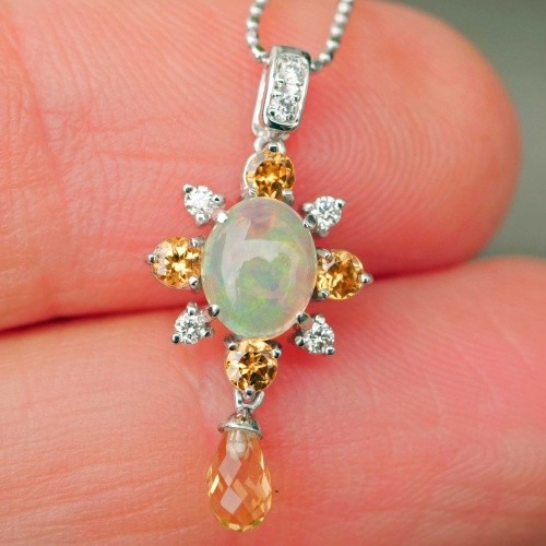 Adorable Full Opal Mandarin Garnet Pendant with Diamonds 0.67 0.07 ct with