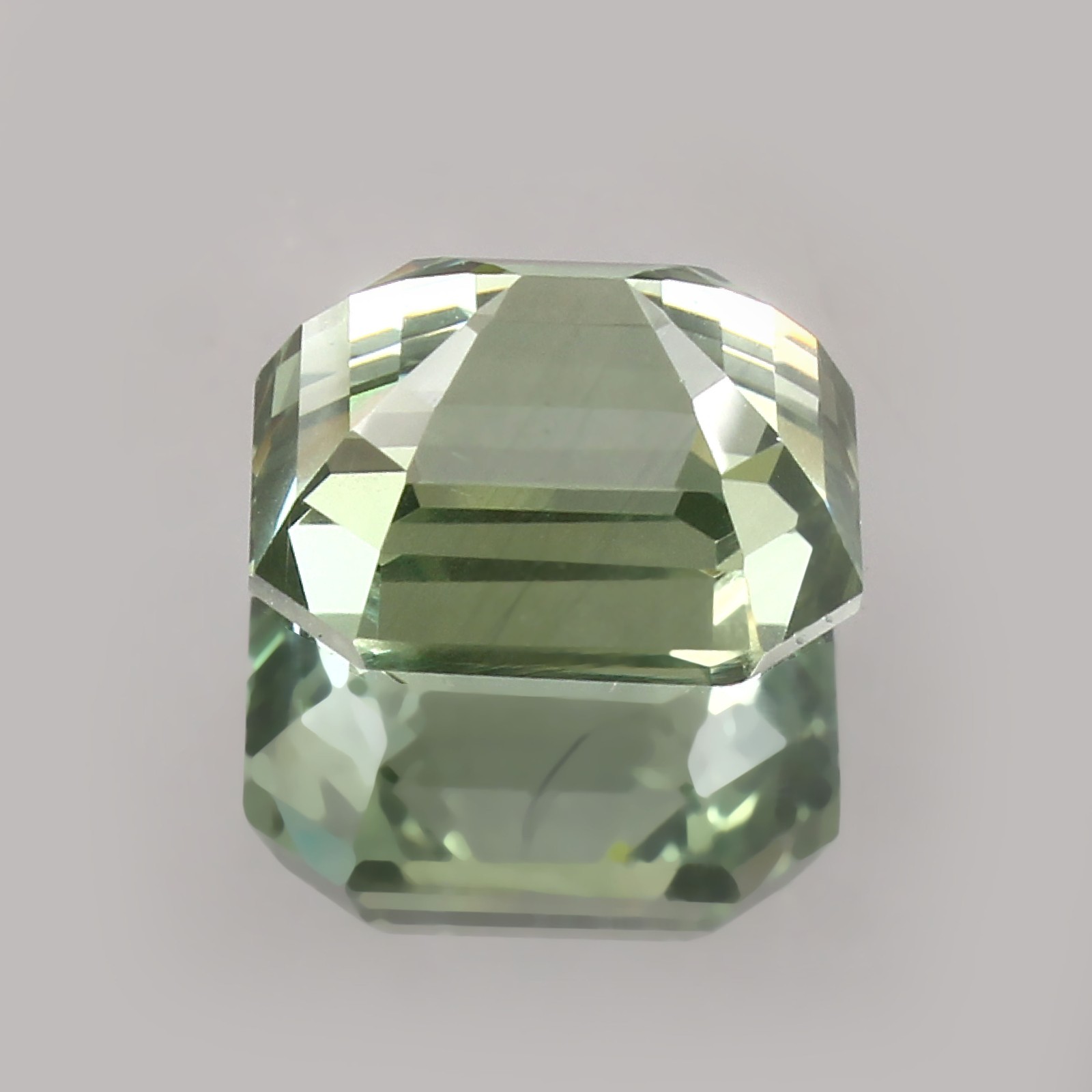 12.30 CT – AAA Natural Medagascar Green Umba Sapphire Loose Radiant Cut Gemstone