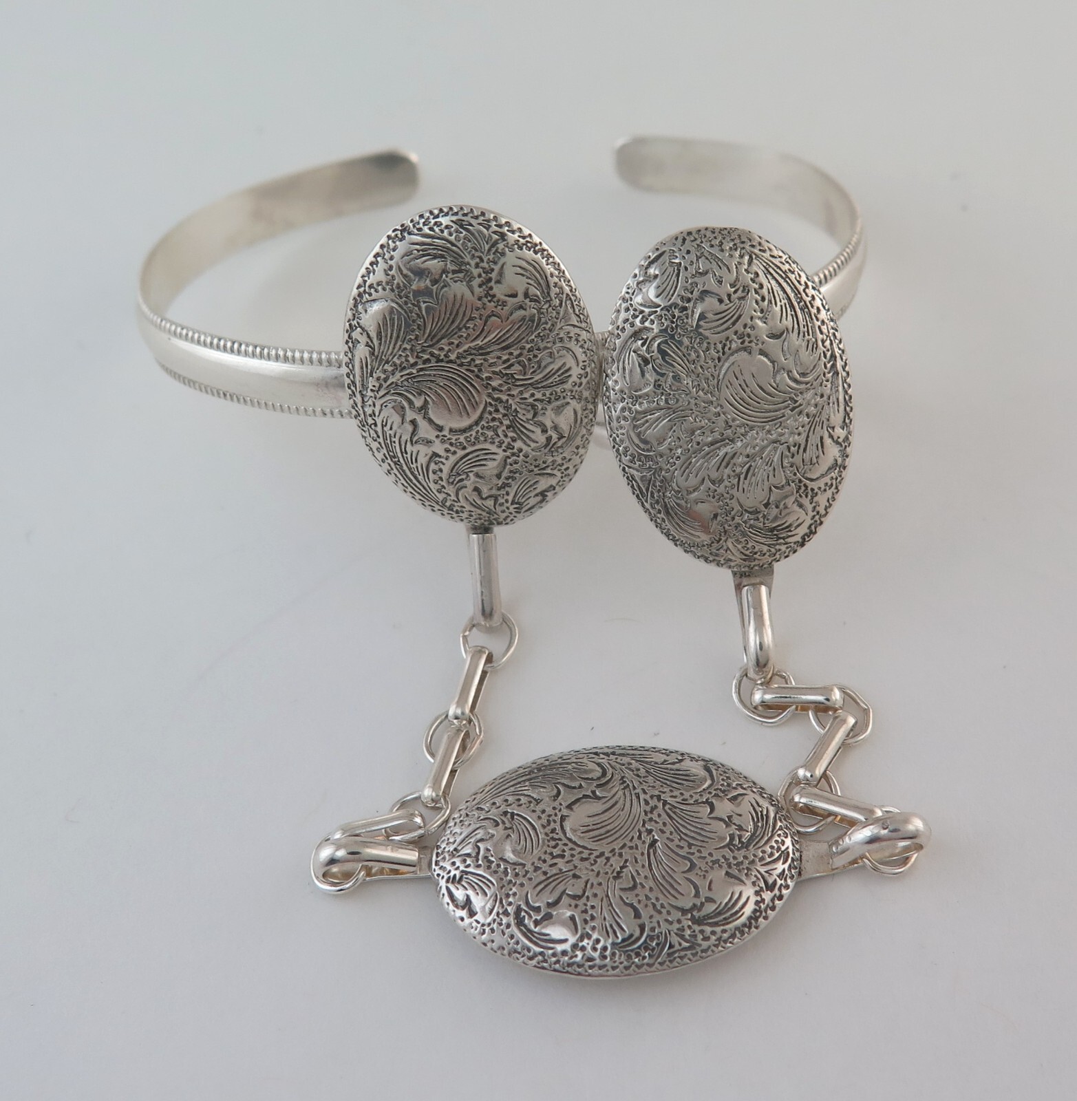 Unique Sterling Silver Ornate Engraved Southwestern Slave Bracelet Ring Size 9