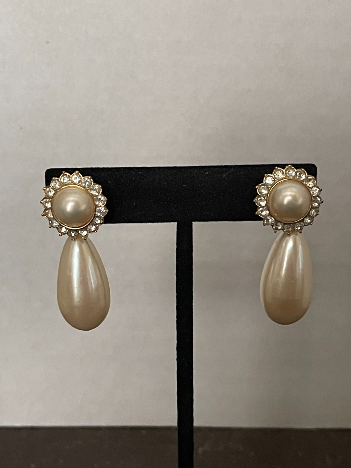 Faux Pearl Cream Champagne Earrings Pierced Dangle Rhinestones Gold Tone 1.5″