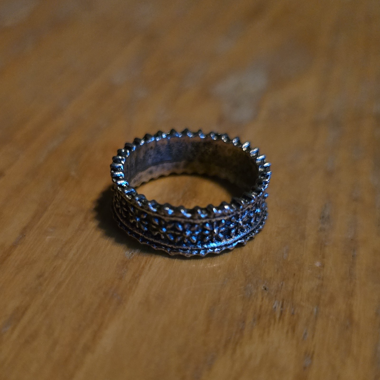 Silver Tone Textured Studded Metal Band Ring Size 4.75 No Stone