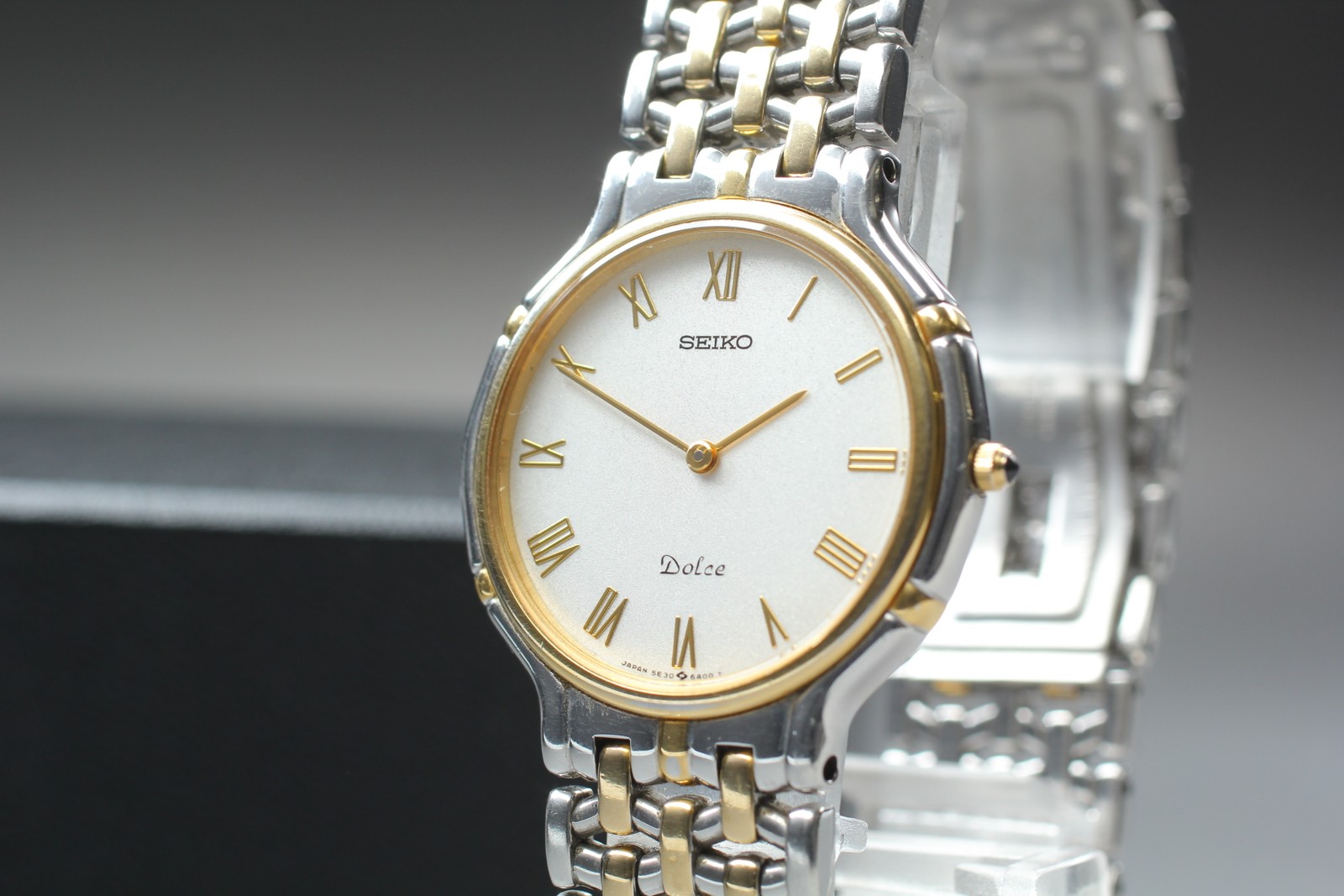 Vtg 1988 N MINT Seiko Dolce 5E30-6A00 Quartz Two-Tone Roman HAQ Mens Watch JAPAN