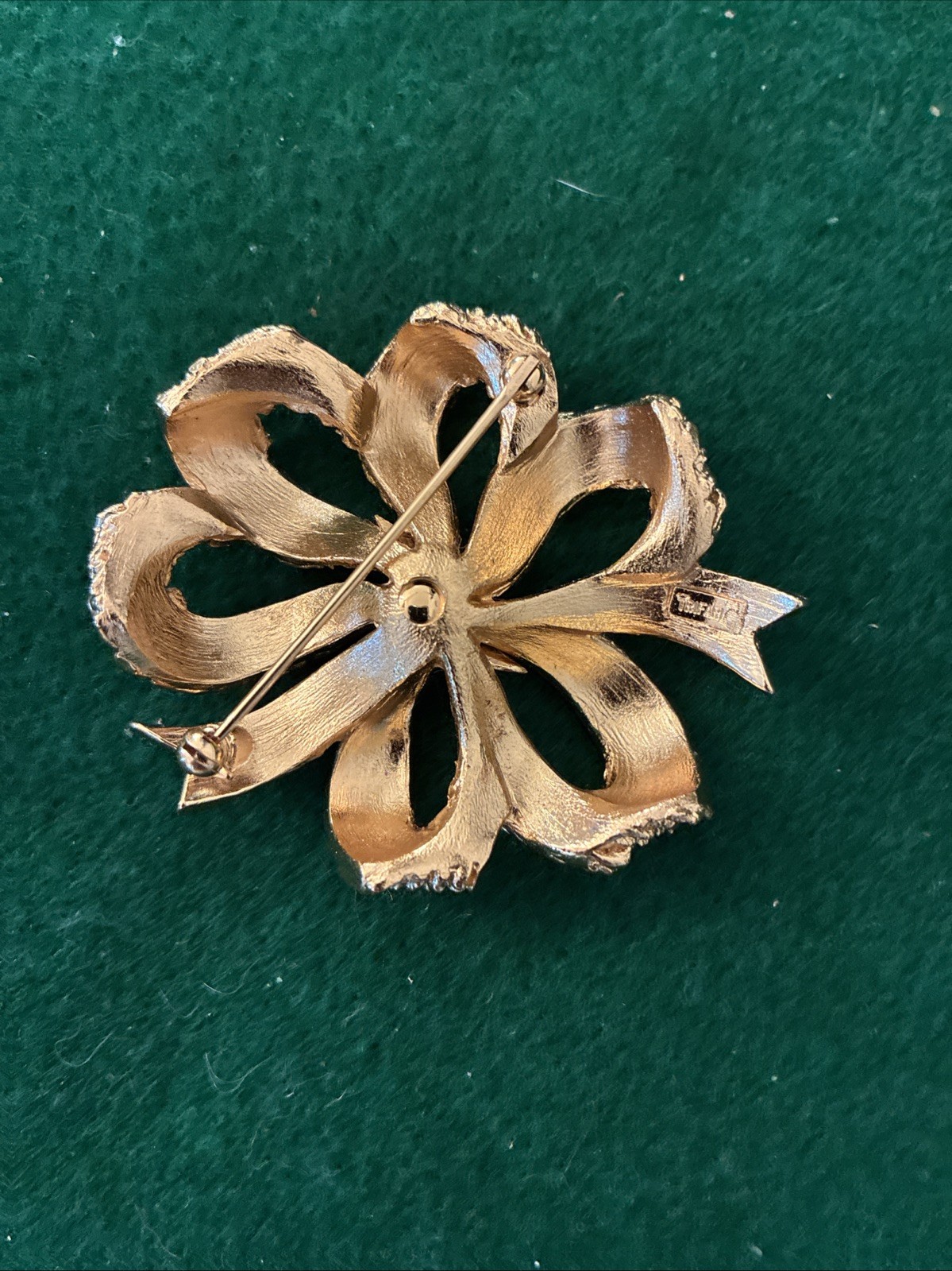 Vintage to Modern Lot of 10 Mixed Brooch Pin 6 Signed Trifari Coro Weiss + Other