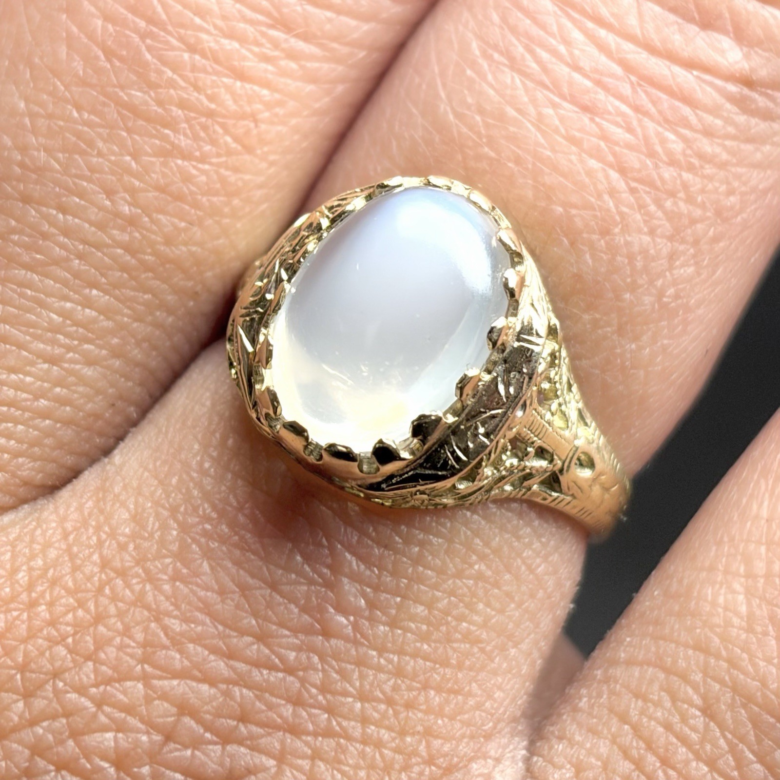 Antique Y Gold 14k Ring Ceylon Blue Flash Moonstone Size 7.5 3.2 Grams
