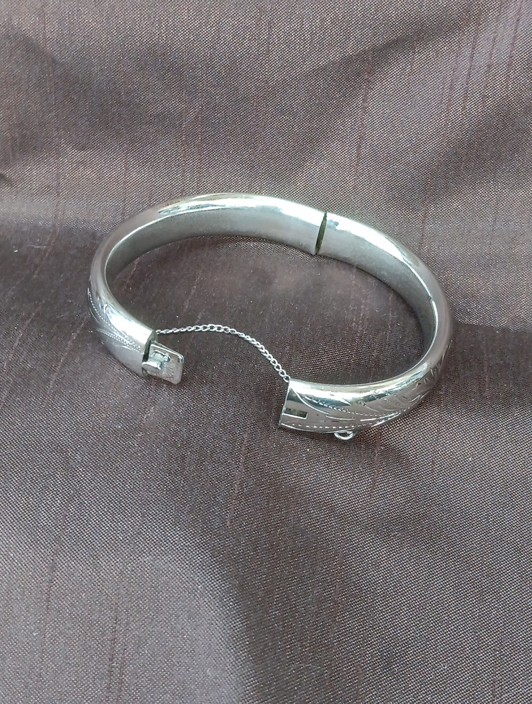 Vintage B.A.B Sterling Silver Hinded Bangle with Safety Chain 27 Grams