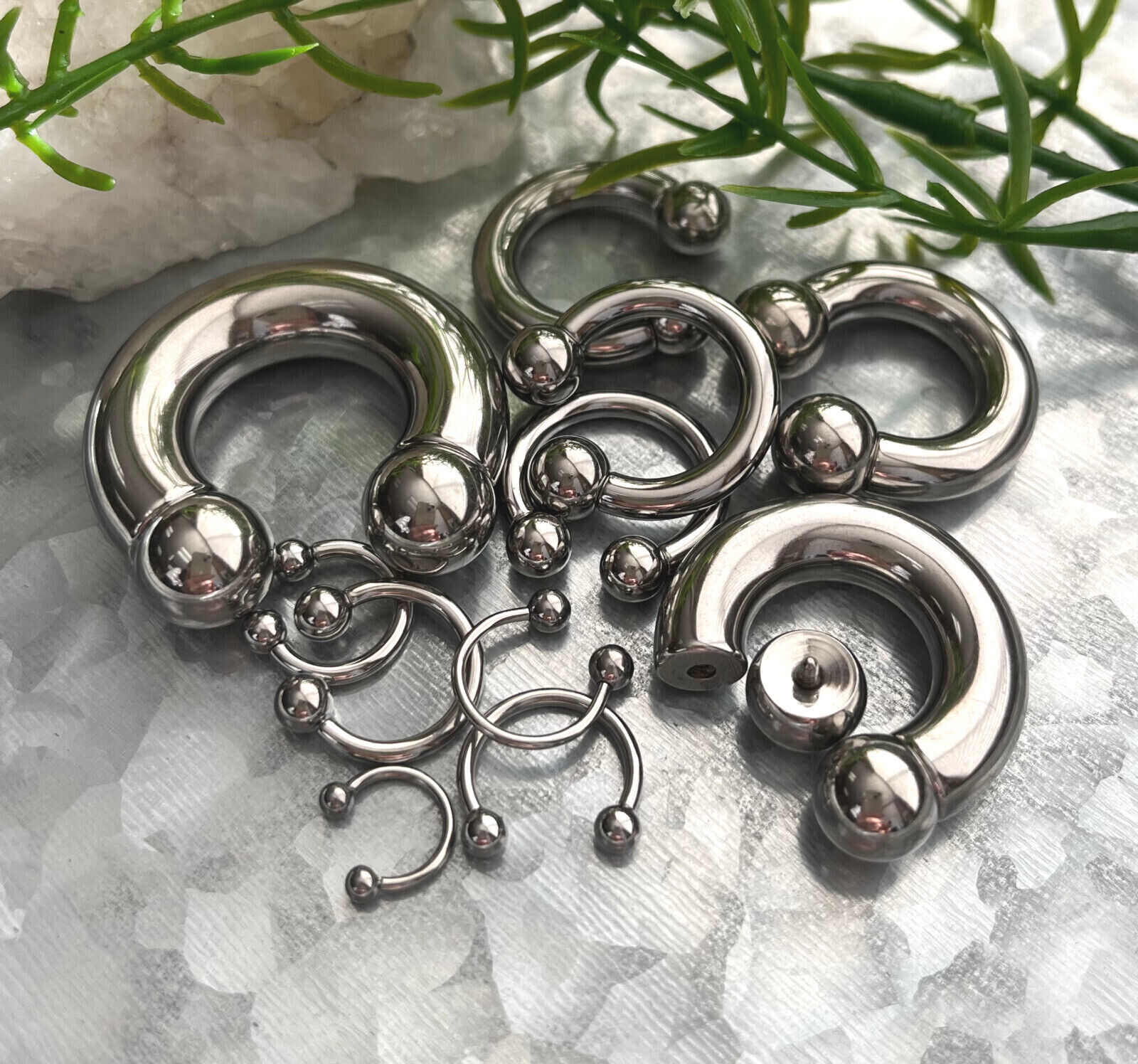 1pc Surgical Steel Circular Horseshoe Barbell with Ball Lip Septum 18G thru 00g
