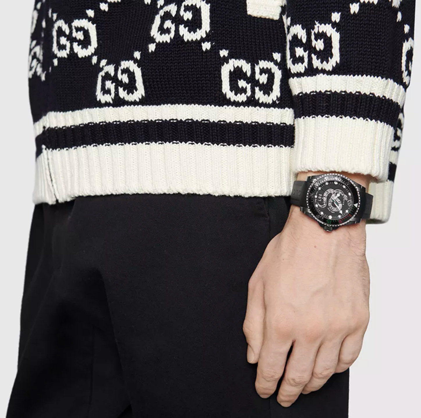 Gucci Dive King Snake Black Dial Rubber Strap Watch YA136323