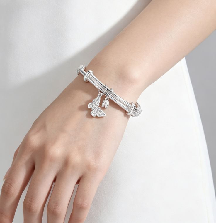 1pcs Silver butterfly bracelet, vintage style, adjustable bracelet