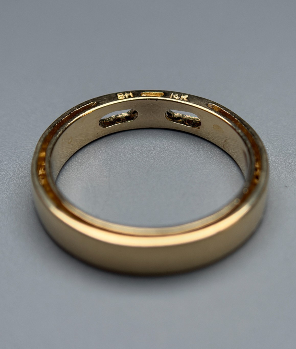 14K Yellow Gold Effy Circle Diamond Pendant