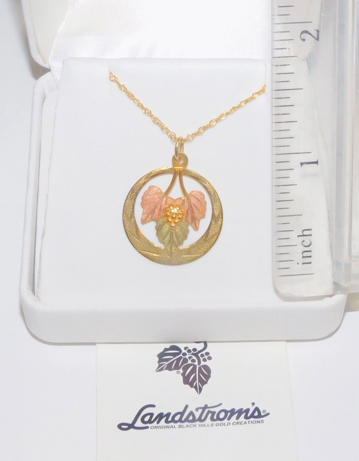 Black Hills Gold 10k Heart Shaped Leaves Pendant Necklace
