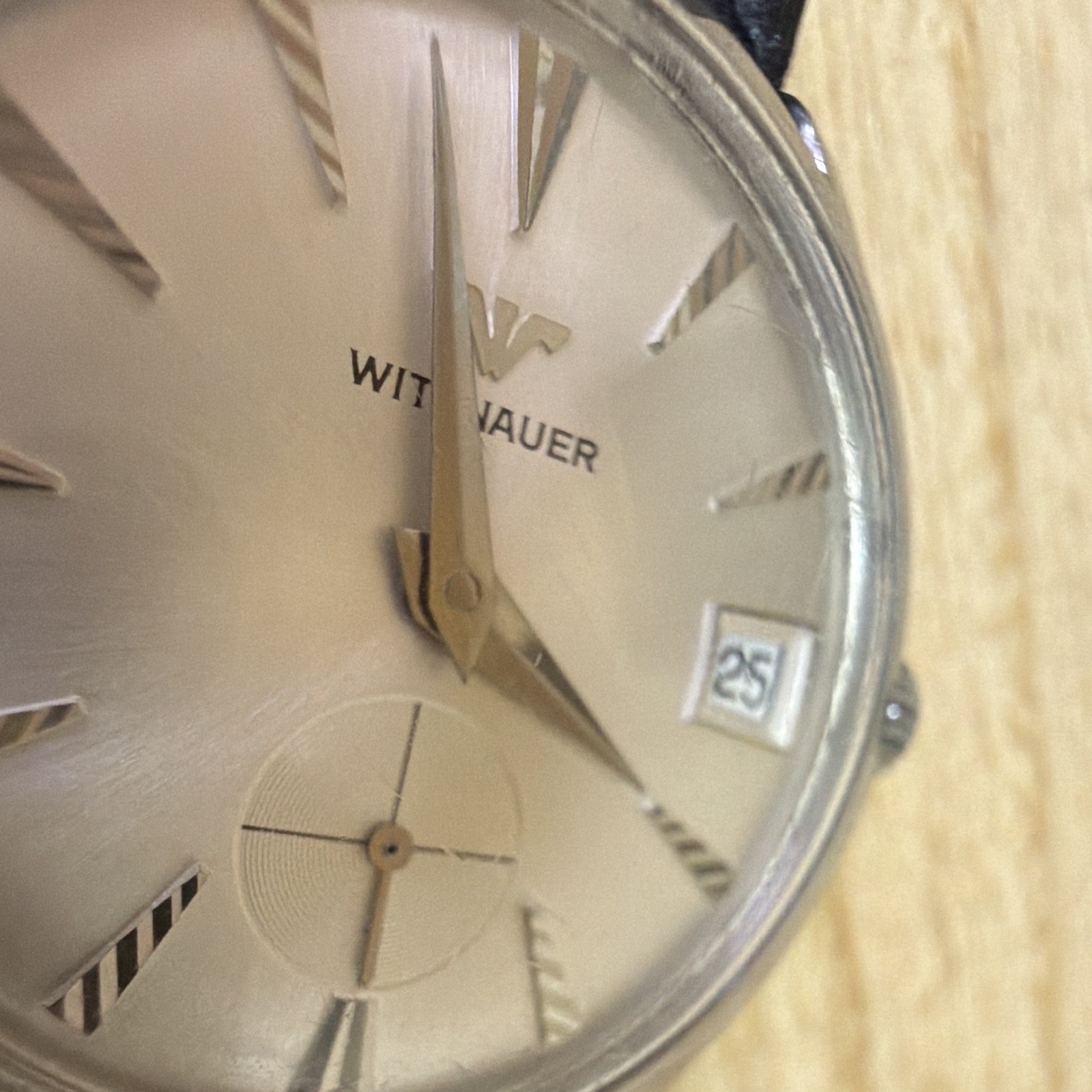 Wittnauer Vintage Manual Mechanical 17 Jewels sub seconds w date. Wild indices!