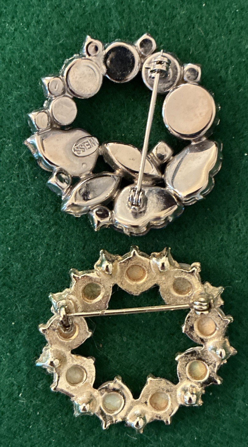 Vintage to Modern Lot of 10 Mixed Brooch Pin 6 Signed Trifari Coro Weiss + Other