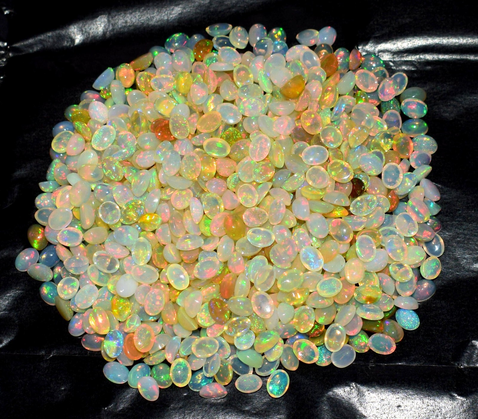 Natural Ethiopian Welo Multi Fire Opal Oval Cabochon Loose Gemstone 7×5 MM 1Pcs