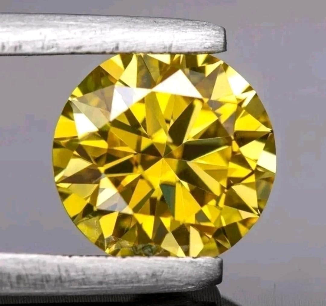 5 CT Fancy Yellow Color, Round Cut VVS1 Moss Diamond Quality gemstone 11.50MM