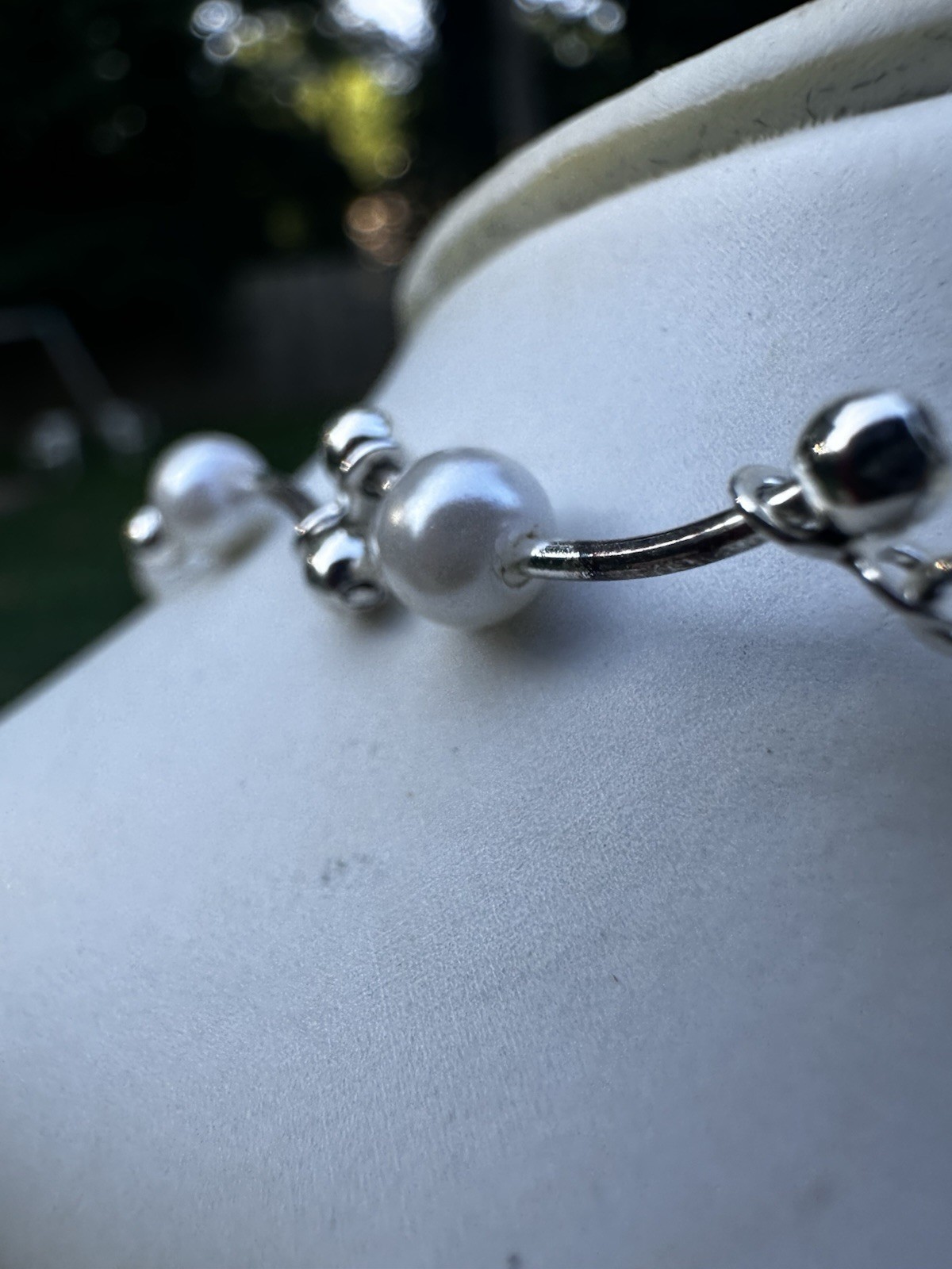 Elegant Twisted Faux Pearl Necklace with Silver-Tone Finish