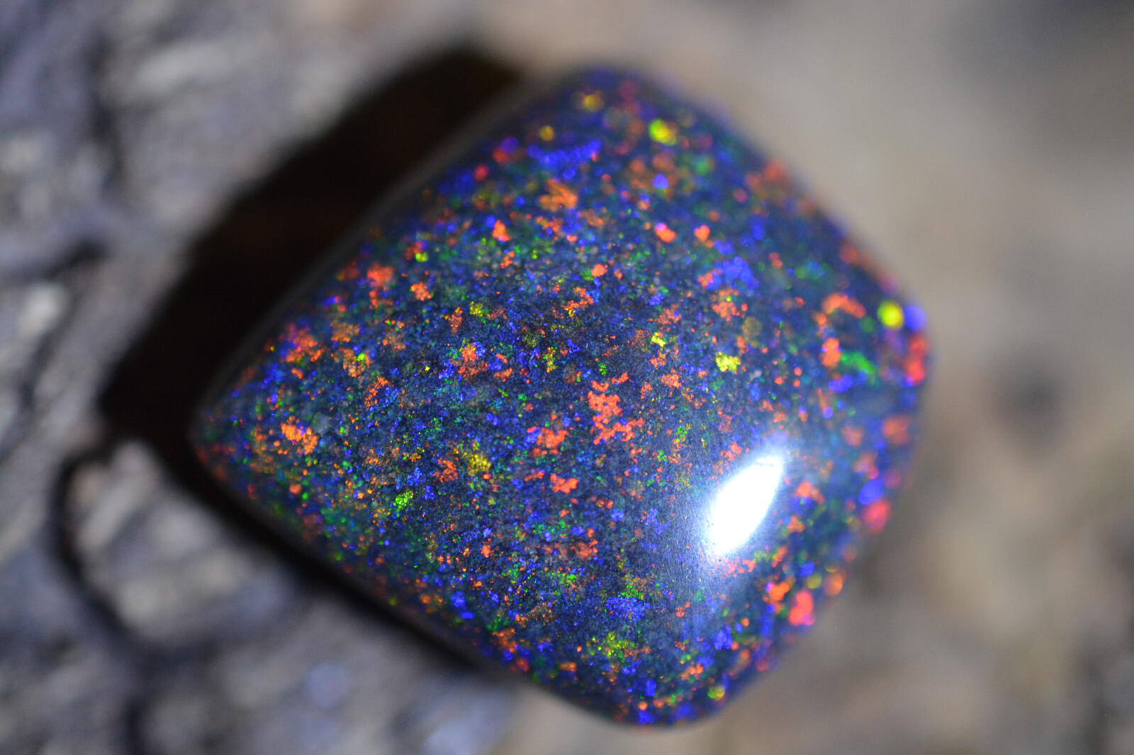 13ct 22x20x6 A-Grade Briliant Multicolor Mooka Boulder Hard Matrix Opal Australi