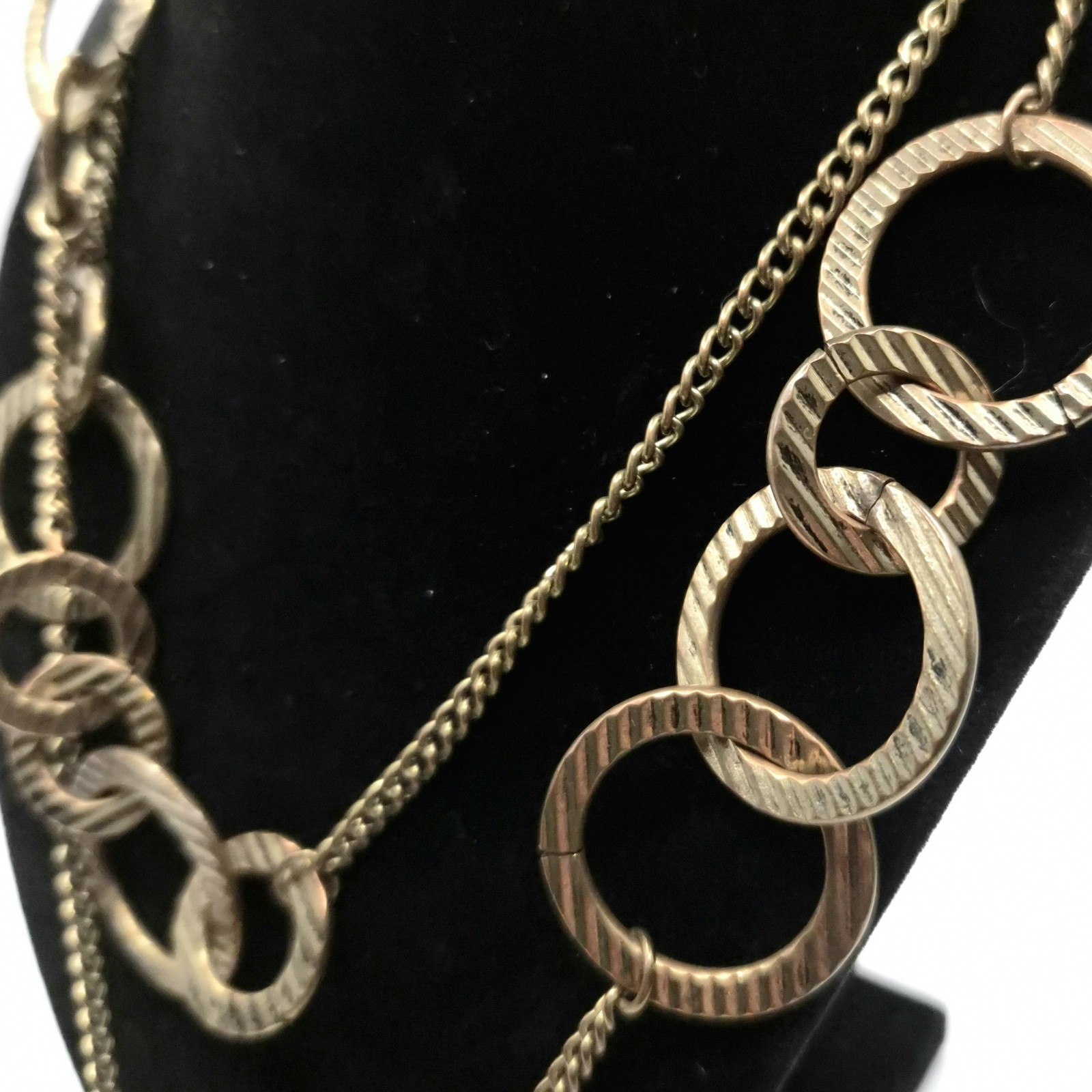 Long Gold Tone Circle Link Necklace Minimalist Abstract Modern Fashion Jewelry