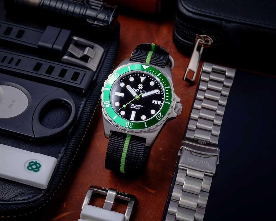 DEEP BLUE MASTER 1000 GREEN RETRO AUTOMATIC 44mm