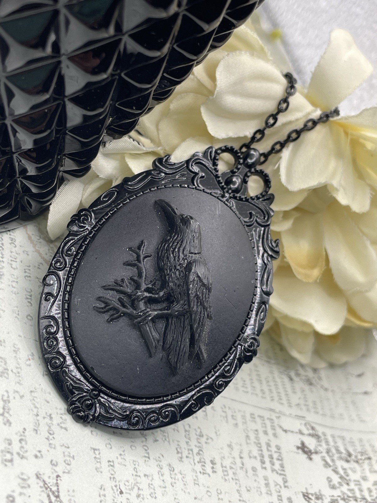 Black Raven Crow Cameo Necklace Pendant Brooch Pin Hat Halloween Costume Jewelry