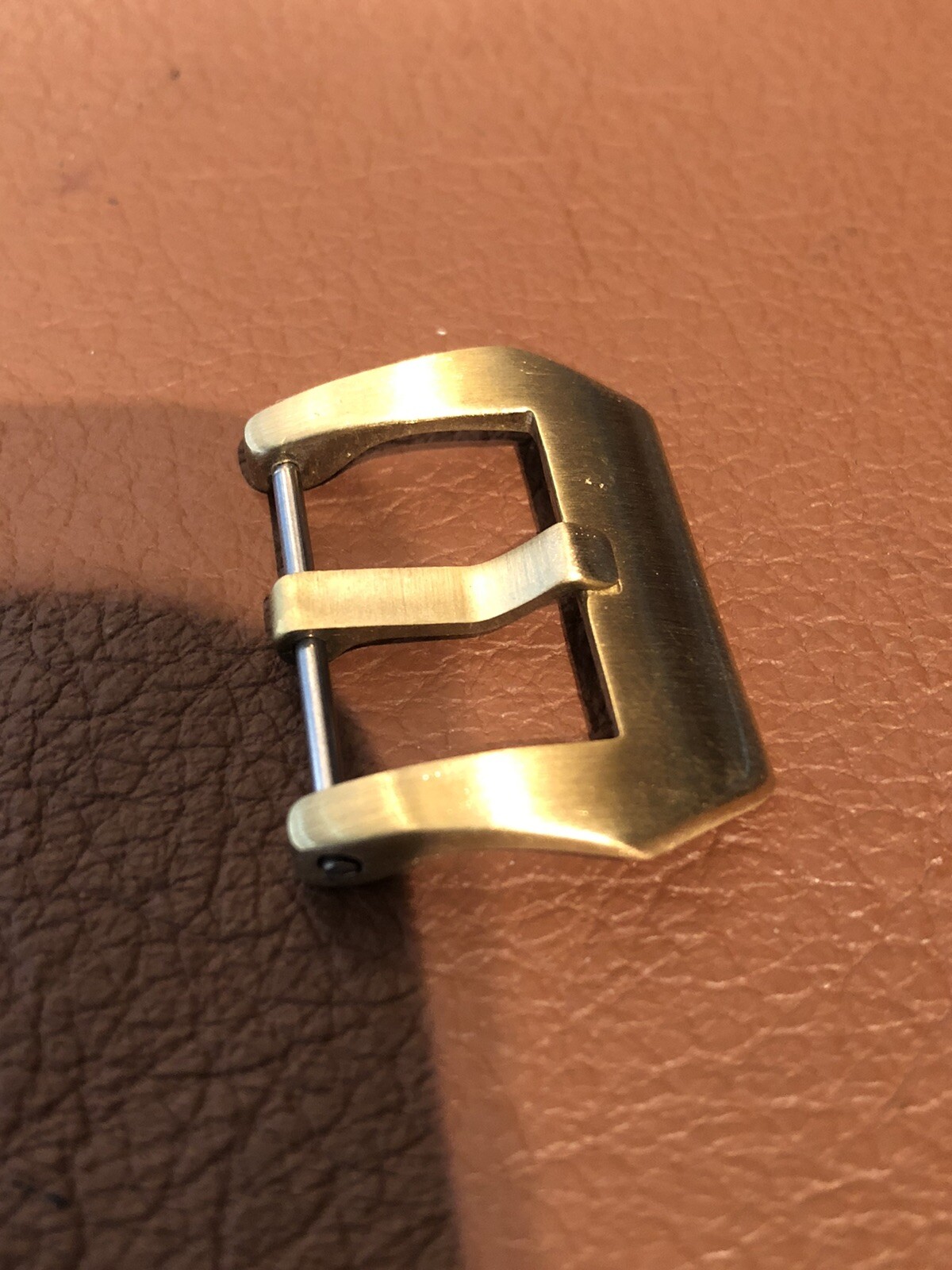 22MM Bronze Pre-V Screw-in Leather Watch Buckle