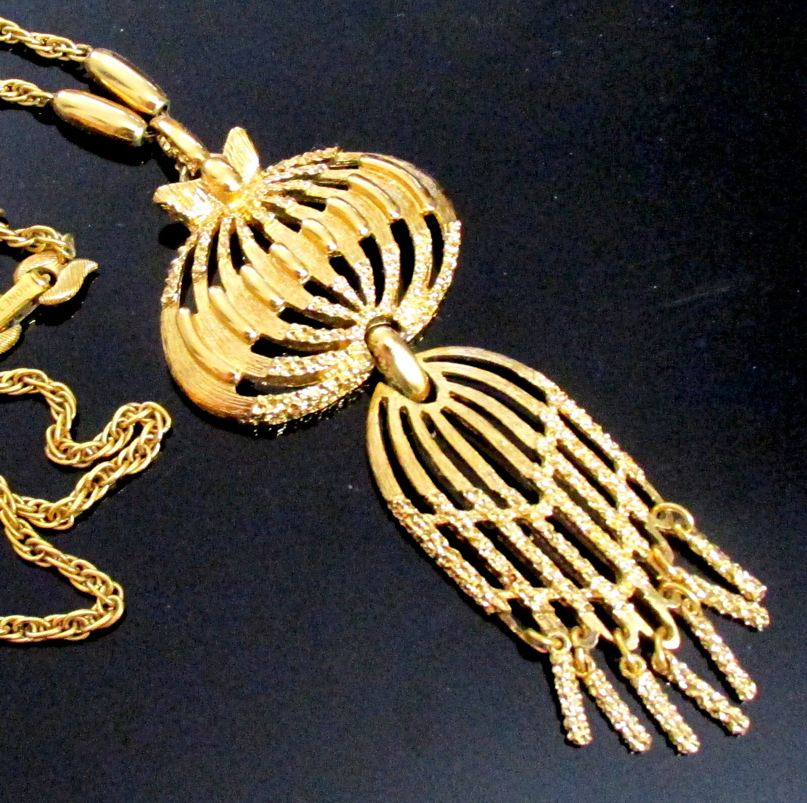 VTG RUNWAY MONET 1970 BOOK PIECE “FLORENCIA” GP ORNATE FRINGE PENDANT NECKLACE