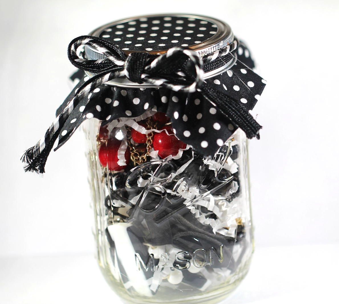 1 Pint Mystery Jewelry Jar- All Wearable – Hand Picked – Black, White, Red NICE