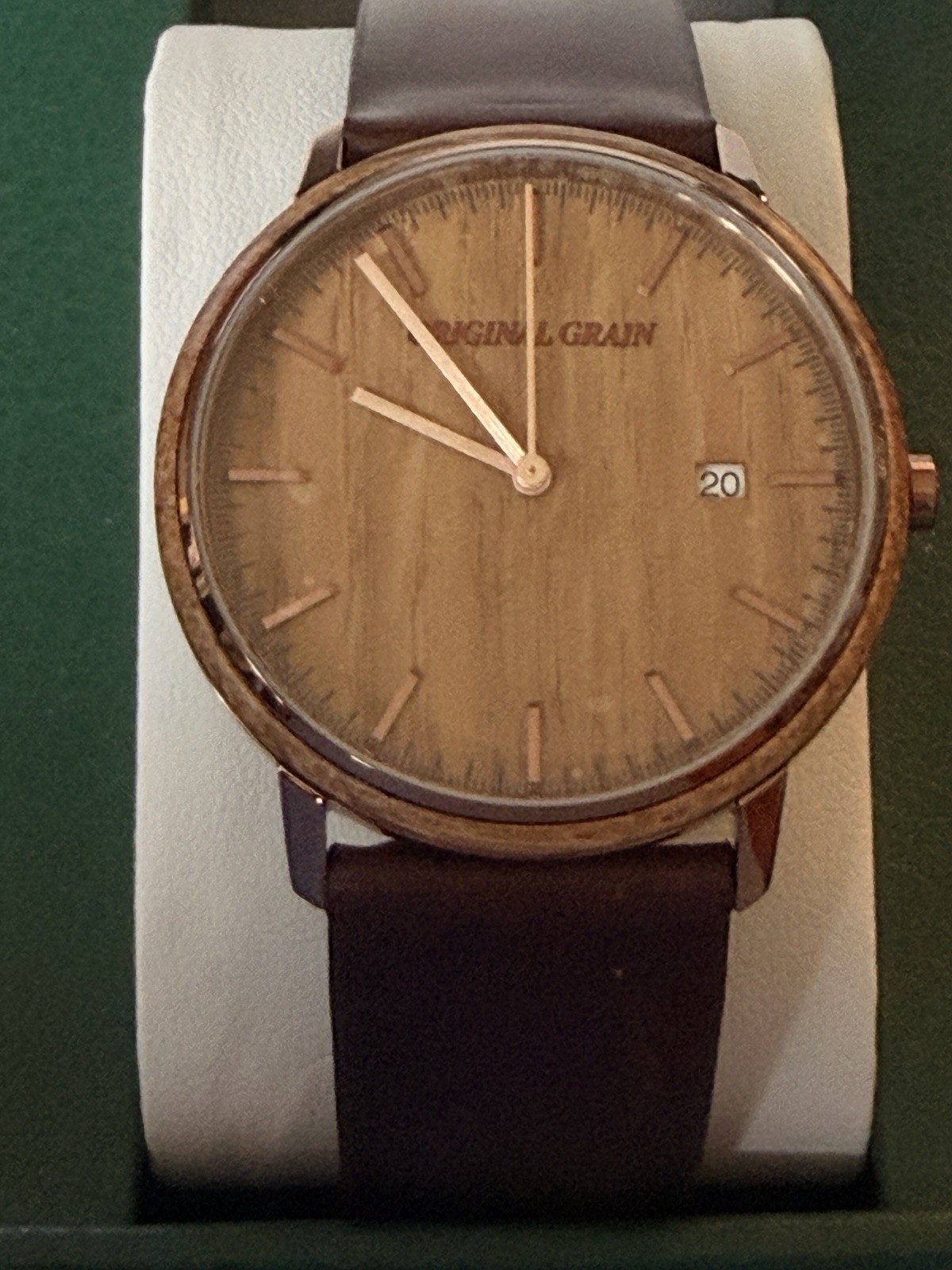 Original Grain Quartz Analog Watch Gold Case Wood Grain Dial Brown Leather Date