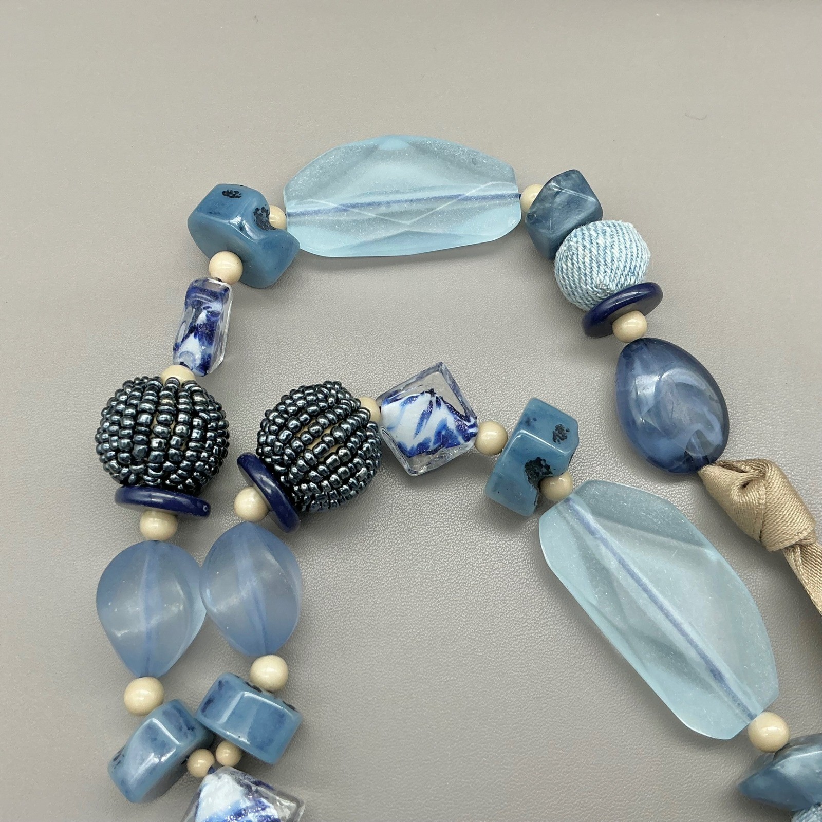 Chico’s Necklace Womens Blue Tone Mixed Bead Ribbon Statement Chunky 24-28 Inch