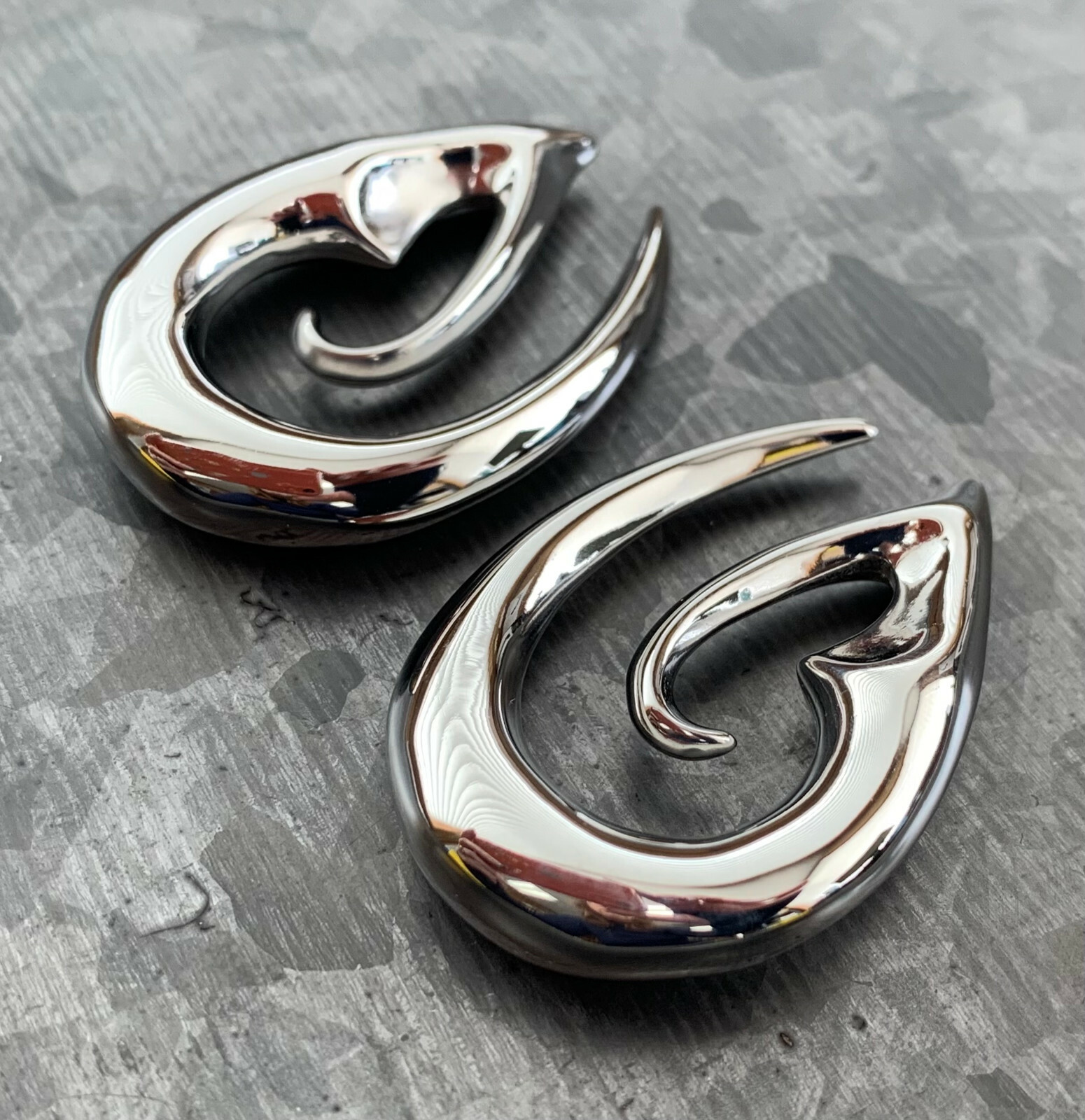 PAIR Surgical Steel Devious Fang Tapers Ear Plug Earring Gauge Lobe Expander