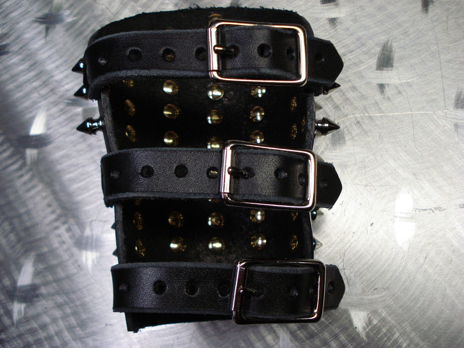 BLACK SPIKE LEATHER GAUNTLET. BLACK DEATH (MDLG0002)….. SUSPERIA