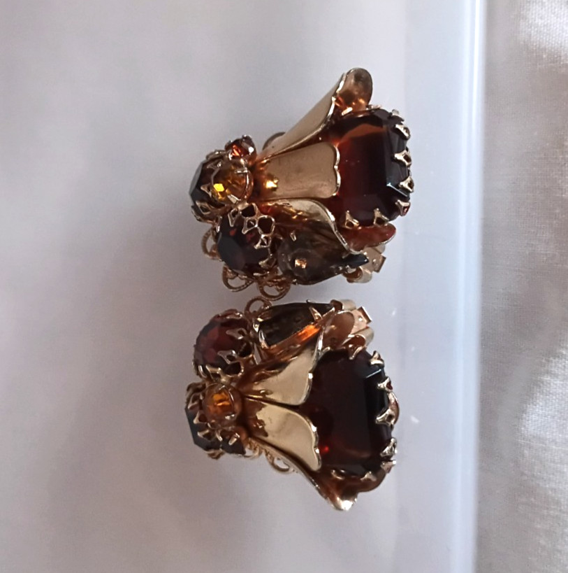 Vintg Carnegie, Caviness, Hobe Unsigned Rhinestone Clamper Bracelet Earrings Set