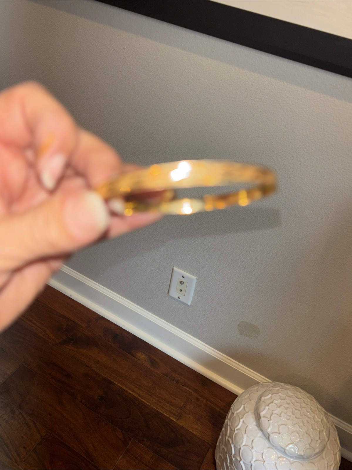 18k Yellow Gold Bracelet Etched With A Pretty Floral Motif 11.37g