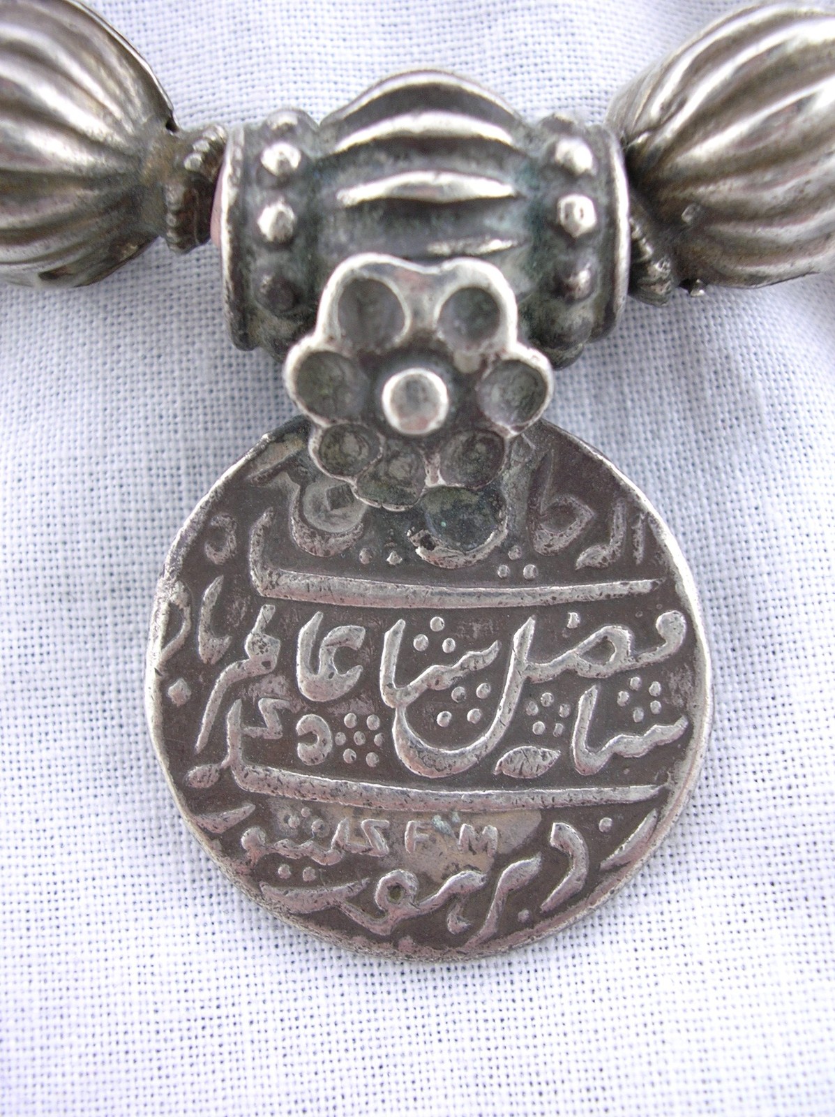 VINTAGE AFGHANISTAN SILVER AND CORAL NECKLACE 42 cm 118 gr
