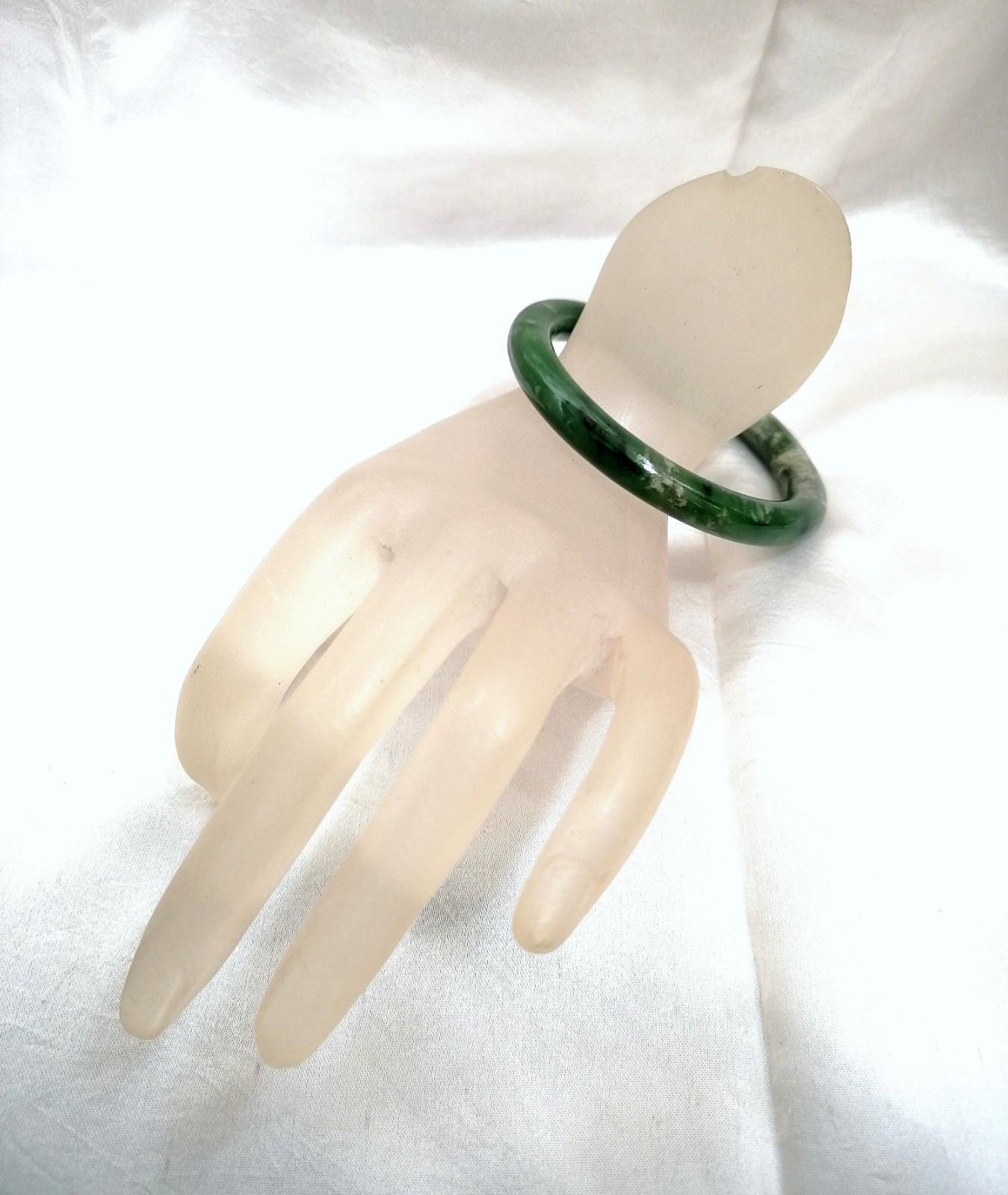 BEAUTIFUL ANTIQUE AUTHENTIC GREEN JADE RING BRACELET, CHINA, 1900.