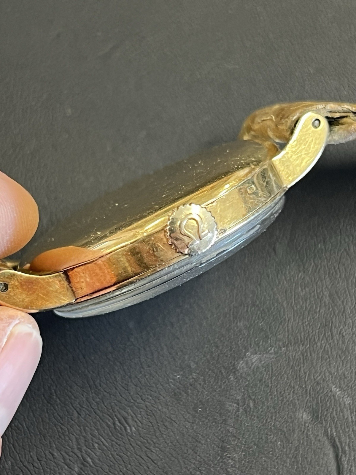 1944 Omega Chronometer ref. 2367 – 18K Gold – Pie Pan Dial – 35.4 mm – Working