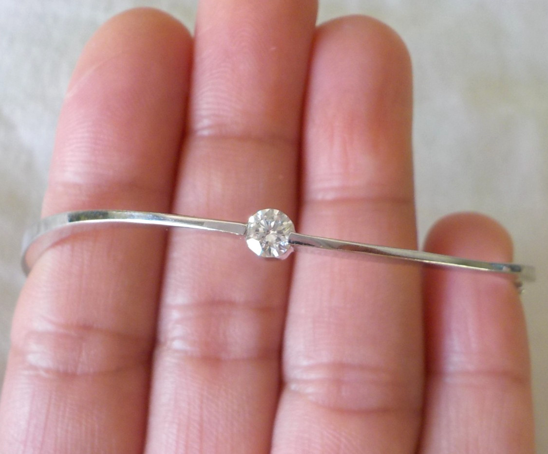 Modern 14K White Gold Knife Edge VS Diamond Bracelet – 9.8 gms, 6.7 in, 0.28 ctw