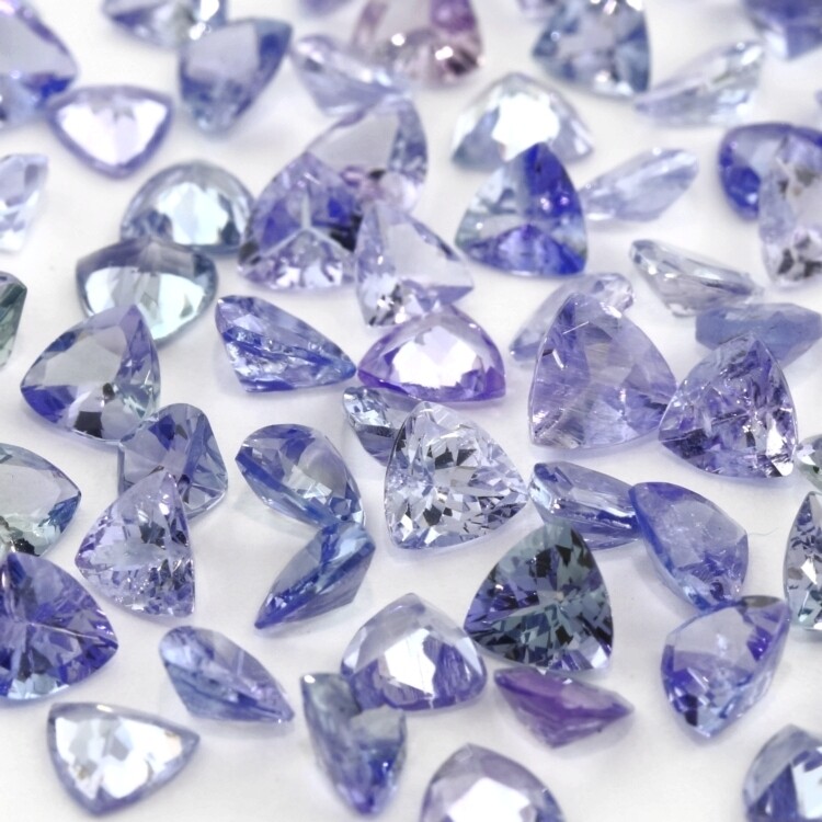 TANZANITE 5 MM TRILLION CUT TREATED EARTH MINED SINGLE STONE F-5134