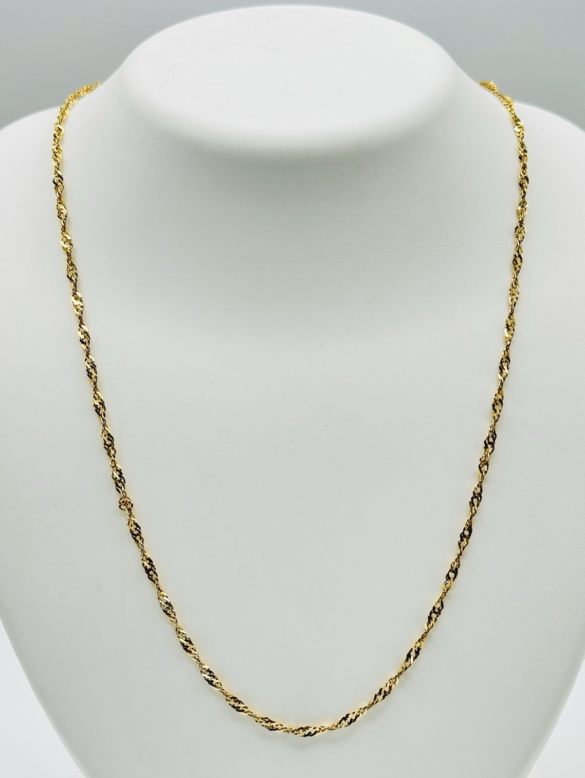 2mm Diamond-Cut Singapore Rope Chain Necklace 18k Yellow Gold 2.7 Grams 16”