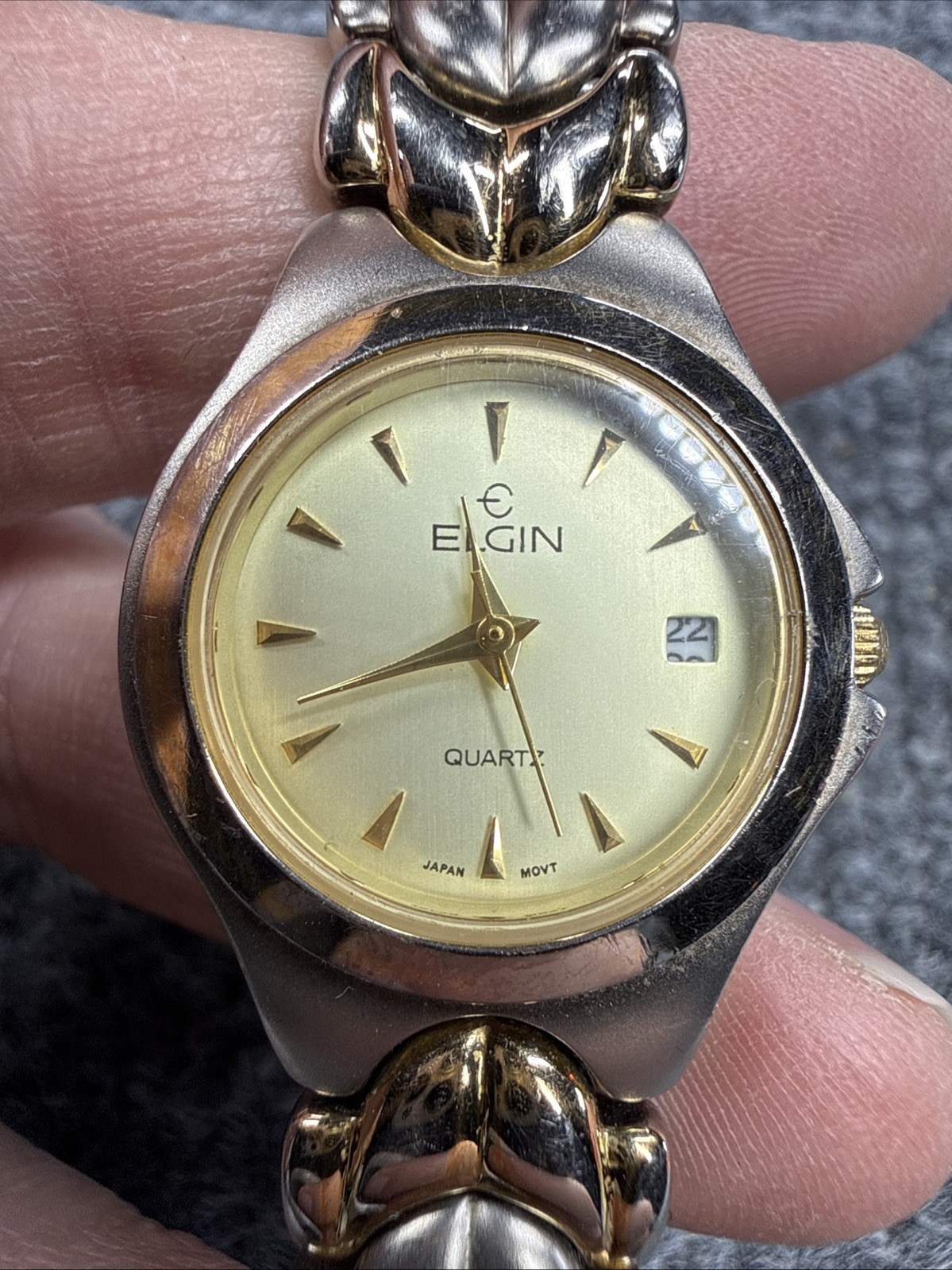 Elgin EM885 Silver & Gold Womens Round Watch #117