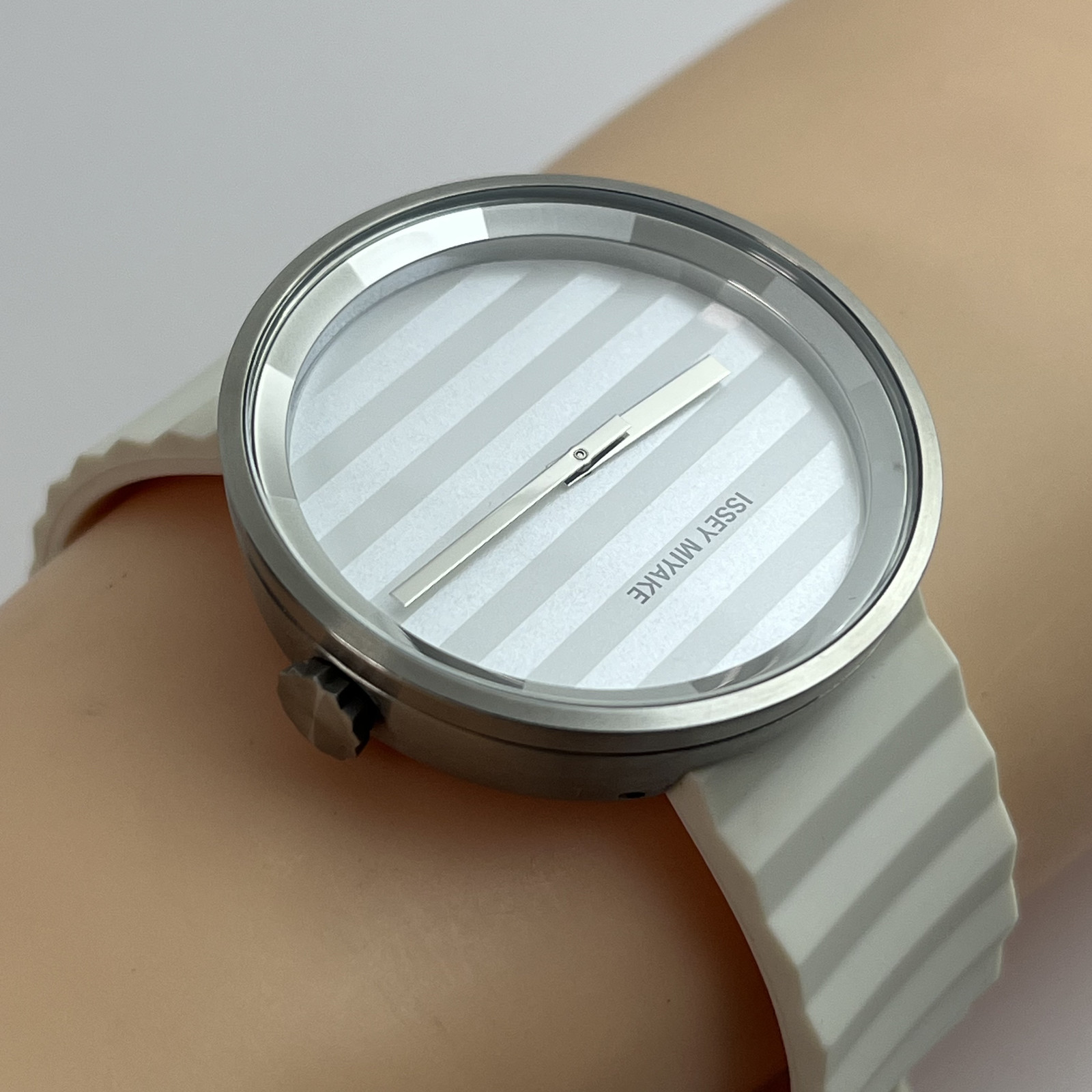 Seiko Issey Miyake PLEASE Jasper Morrison Qz Japan Striped Dial Watch w/Box#B849