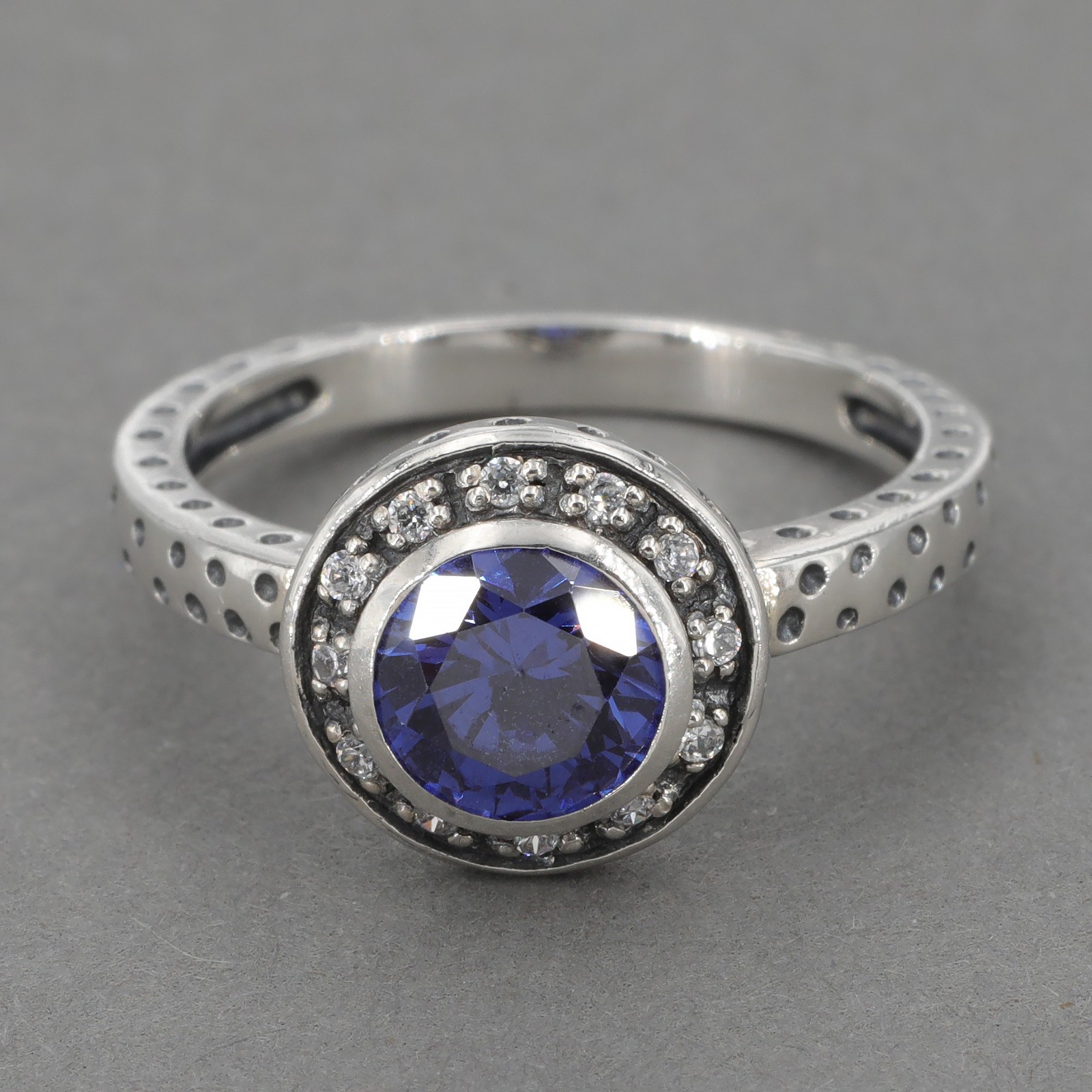 Retired Silpada Sterling Silver AZURE ALLURE Violet CZ Halo Ring R2806 Snug Sz 6