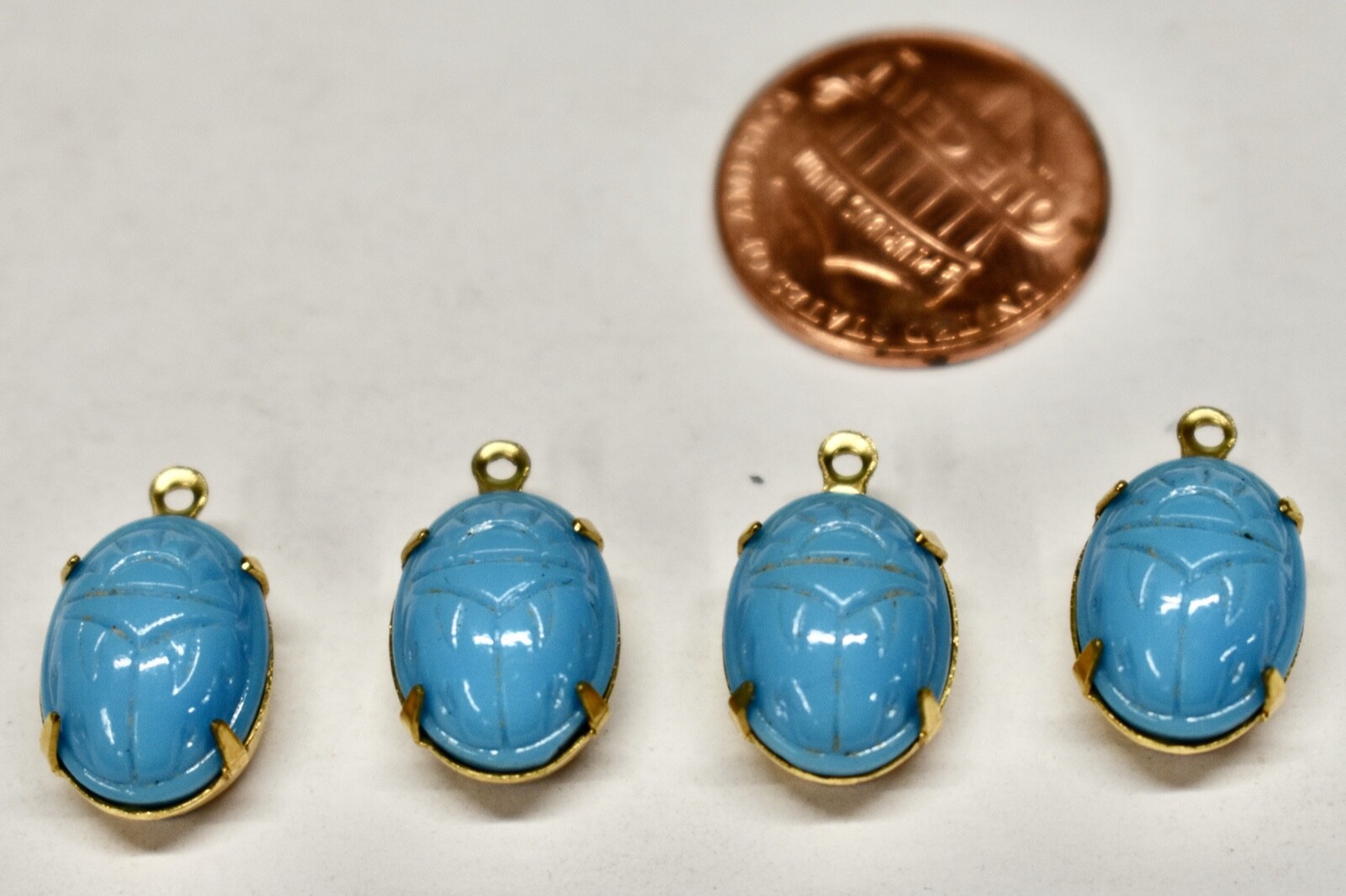 VINTAGE 4 TURQUOISE BLUE SCARAB DOMED RELIEF GLASS OVAL PENDANTS • 10x14mm