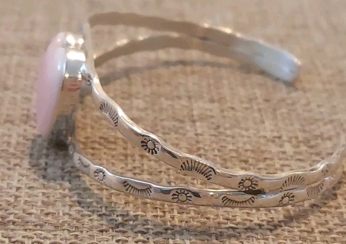 New Sterling Silver & Natural Pink Conch Heart Cuff Bracelet
