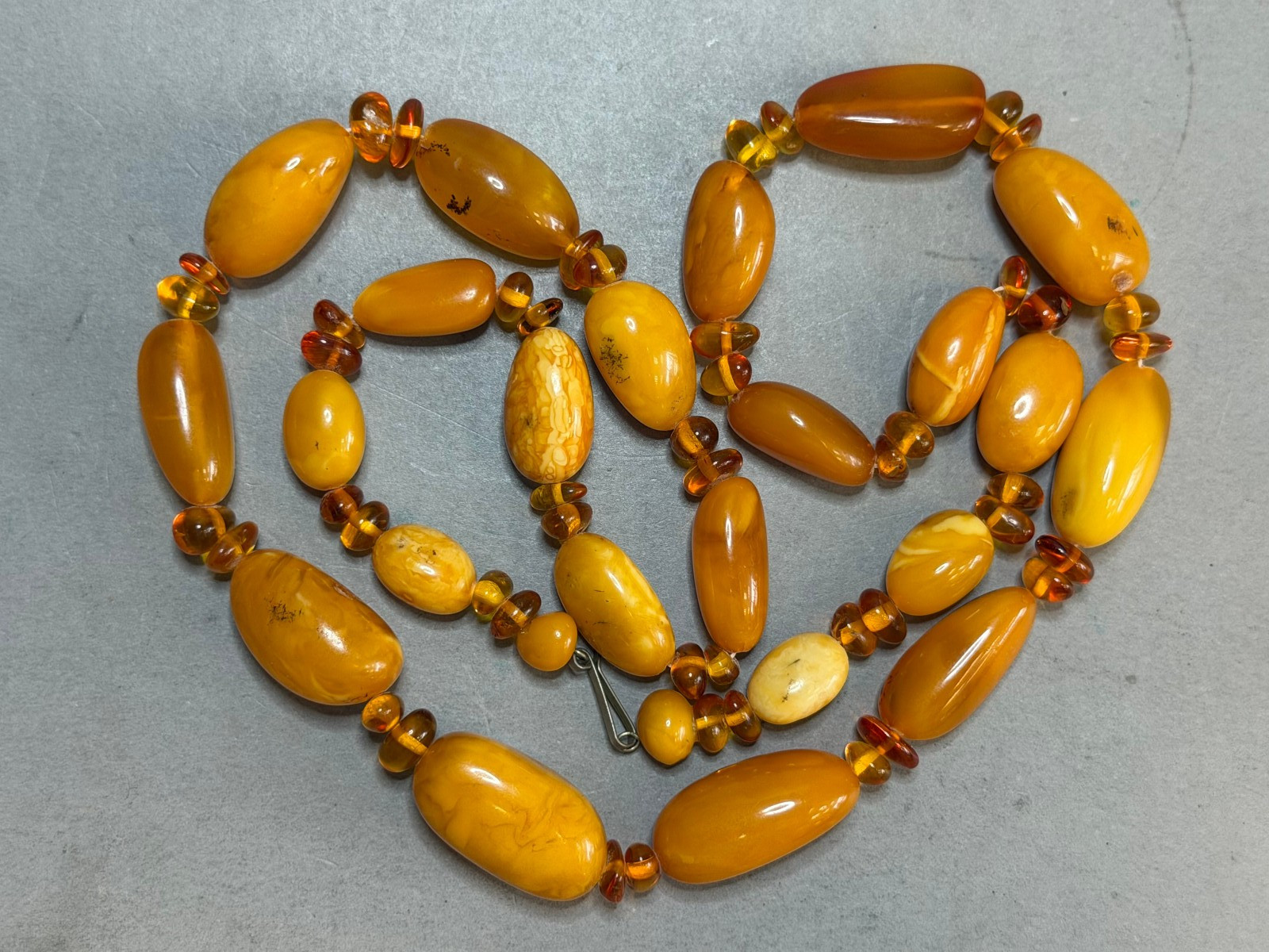 Vintage Baltic Butterscotch Amber Necklace Egg Yolk Honey Oval Beads 32.1g 60cm