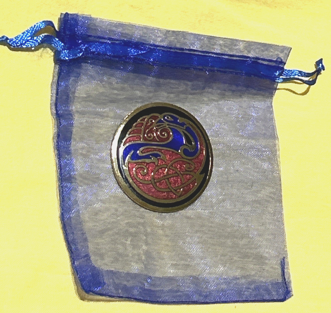 CELTIC SEA GEMS Signed Cloisonne Style Enamel Gold Tone Brooch Pin and Gift Bag