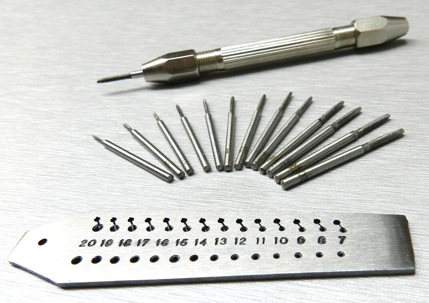 Mini Tap and Die Set 14 Taps & Screw Plate 0.7-2mm + Pin Vise Thread Making Set